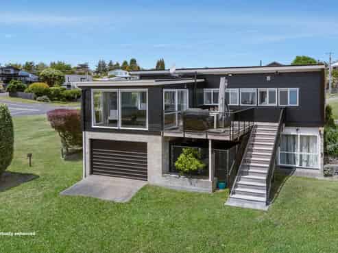 51 Rainbow Drive, Rainbow Point