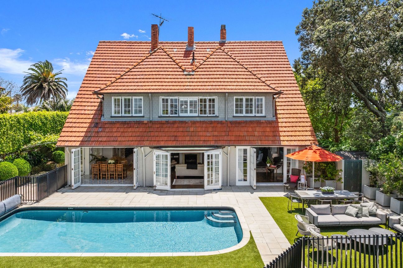 Gracious estate with harbour views - Widok 2