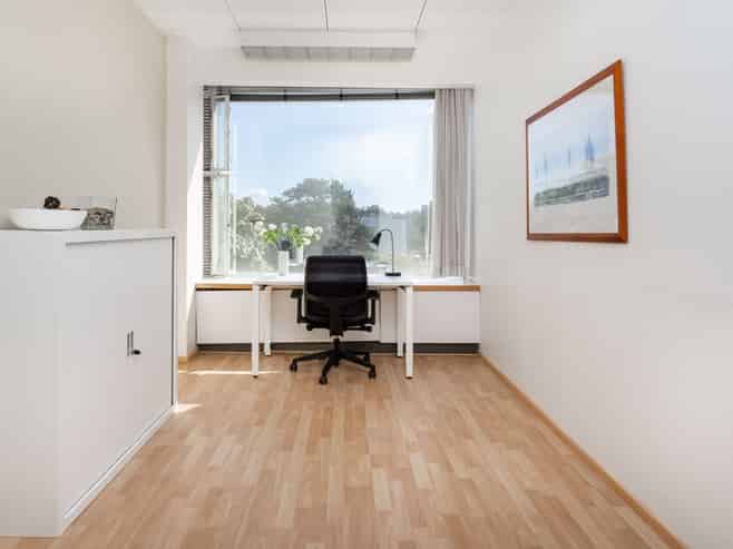 Private office for one in Regus 125 Queen street