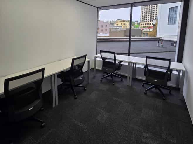 Private office for three in Regus 125 Queen Street