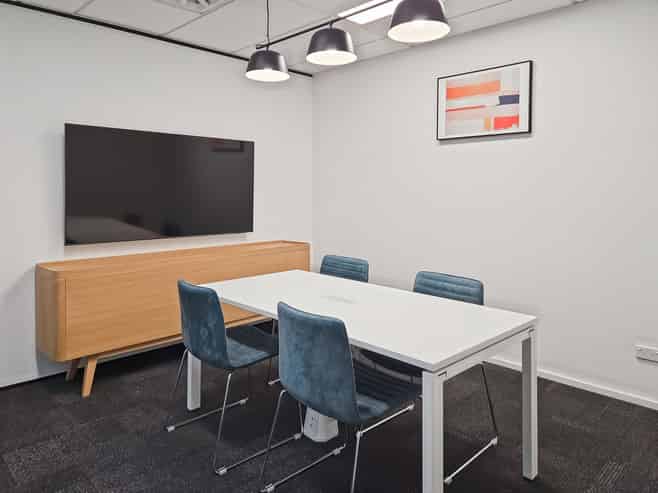 Private office for four in Regus 125 Queen street