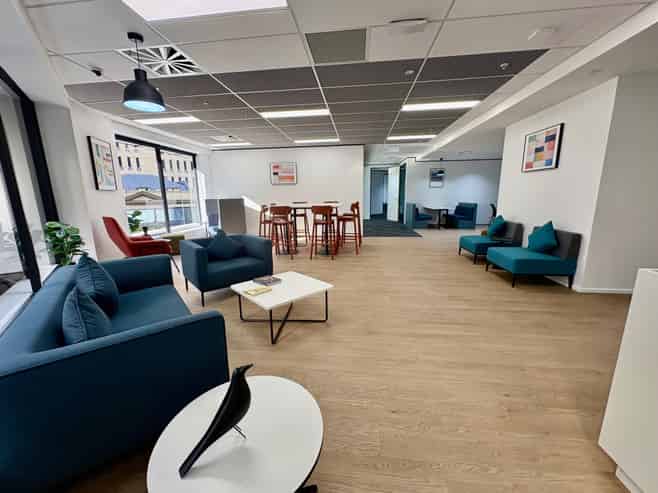 Private office for five in Regus 125 Queen street