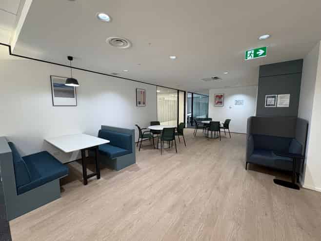 Large office space for 10 in 125 Queen Street