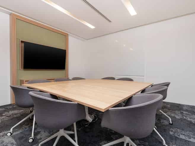 Open plan office space for 10 in 125 Queen Street