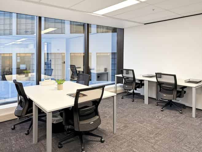 Open plan office space for 15 in 125 Queen Street