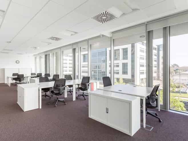 Open plan office space for 15 in 125 Queen Street