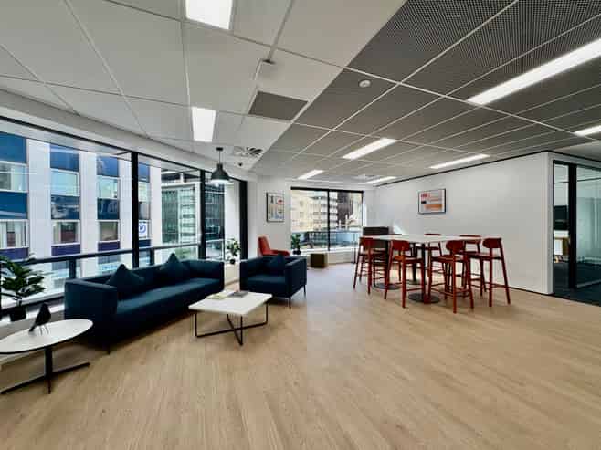 Flexible workspace in Regus 125 Queen Street