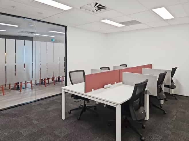 Flexible workspace in Regus 125 Queen Street