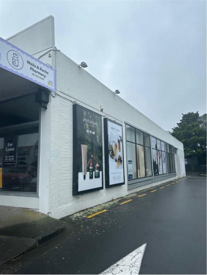 Royal Oak Corner Retail with Carparking - Widok 2