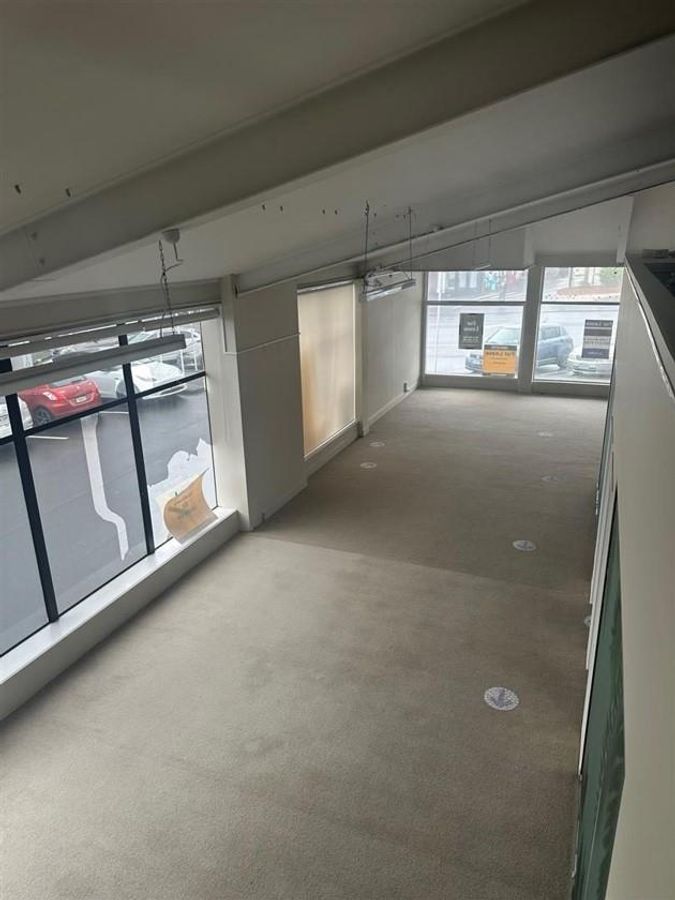 Royal Oak Corner Retail with Carparking - Widok 3