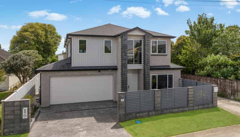 1 Lloyd Avenue, Papatoetoe