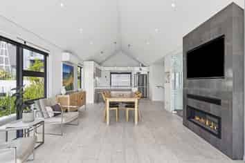 333 Wakefield Quay, Stepneyville