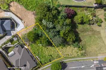 176 Castlewold Drive, Bethlehem