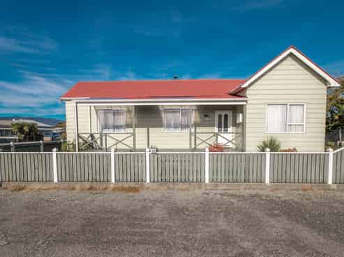 30 Henley Street, Westport