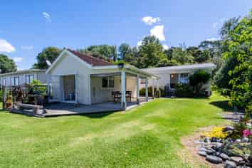 1872 East Coast Road, Whakatiwai