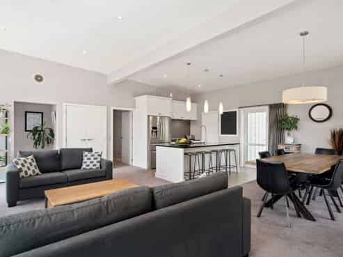 75 Dalmore Way, Acacia Bay