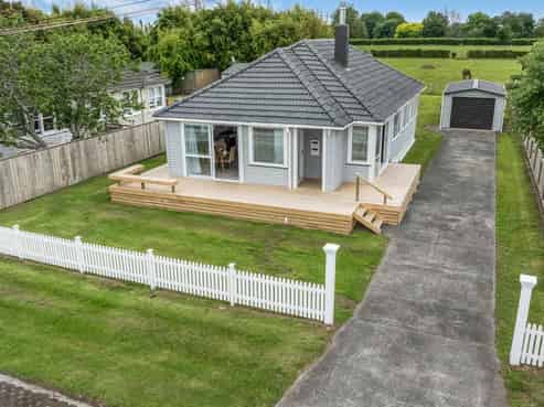18 Village Way, Ardmore