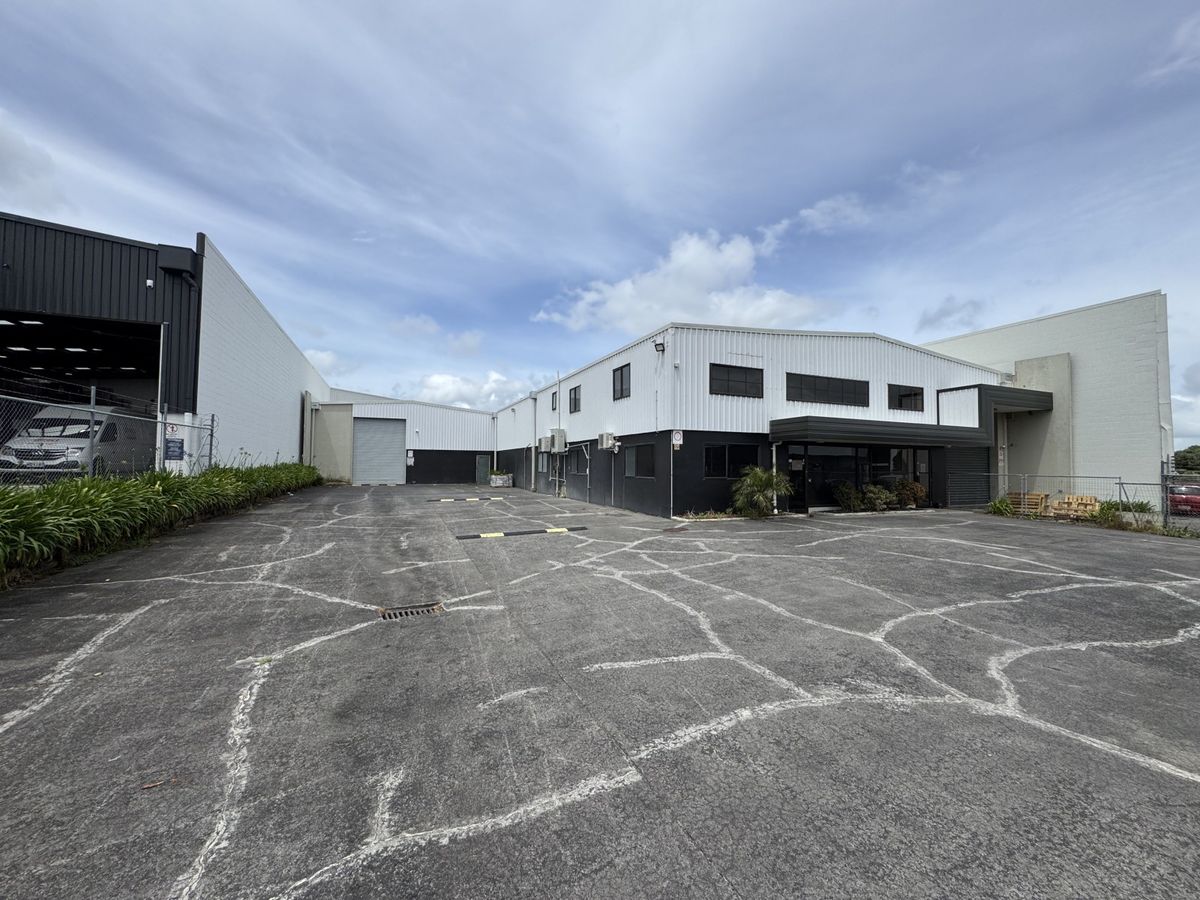 Airport standalone, affordable and available now