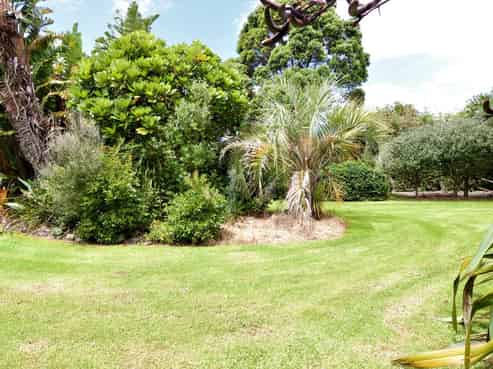 10 Stingray Crescent, Whiritoa