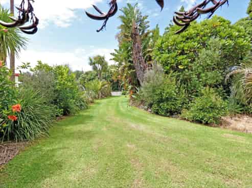 10 Stingray Crescent, Whiritoa