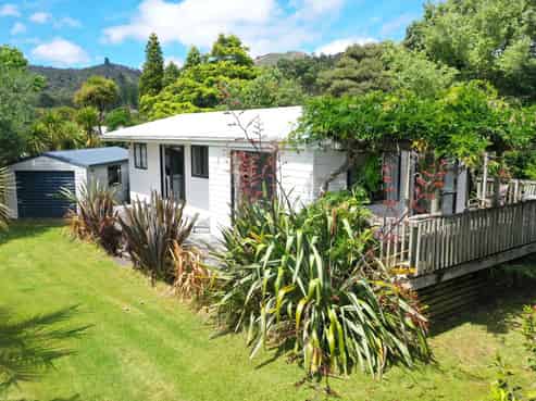 10 Stingray Crescent, Whiritoa