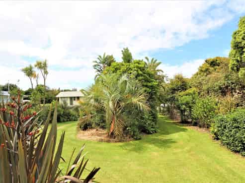 10 Stingray Crescent, Whiritoa