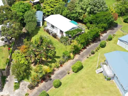 10 Stingray Crescent, Whiritoa