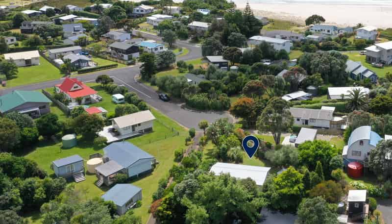 10 Stingray Crescent, Whiritoa