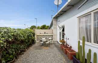 2/209 McLeod Street, Camberley