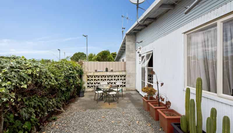 2/209 McLeod Street, Camberley