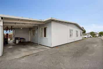 2/209 McLeod Street, Camberley