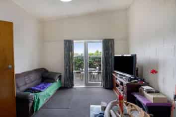 2/209 McLeod Street, Camberley