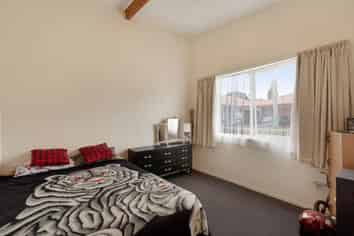 2/209 McLeod Street, Camberley