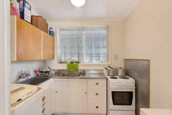 2/209 McLeod Street, Camberley