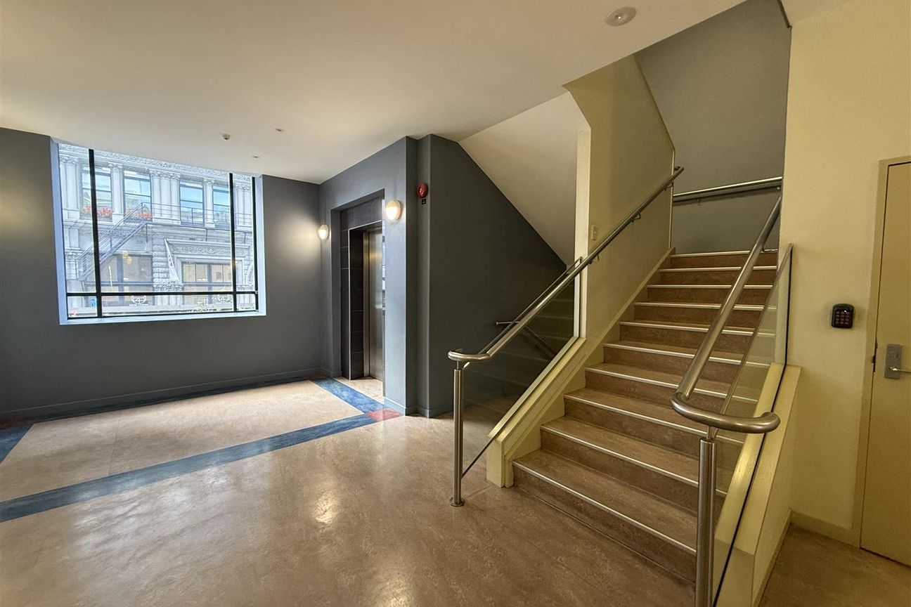 Modern First Floor Office with Good Outlook - Prikaz 2