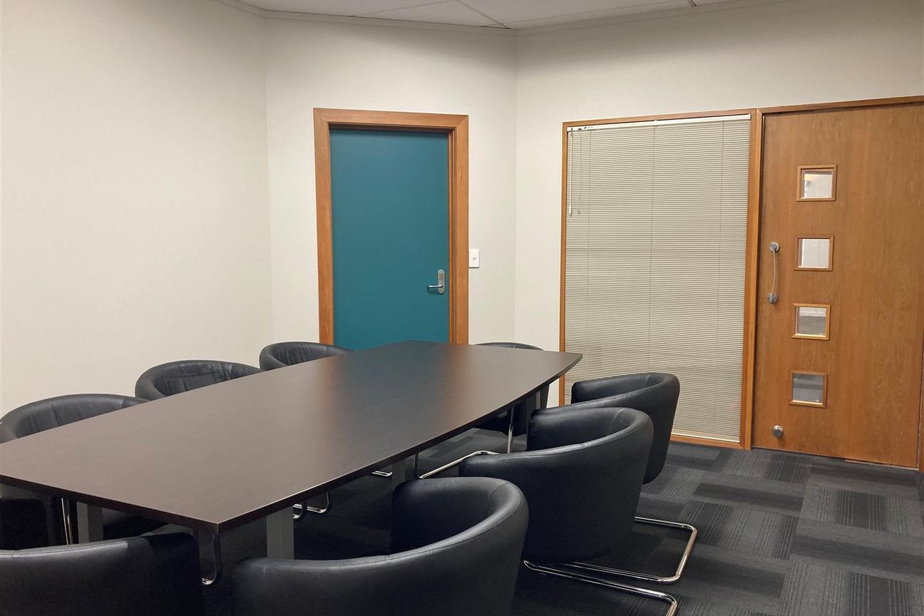 Modern First Floor Office with Good Outlook - Prikaz 6