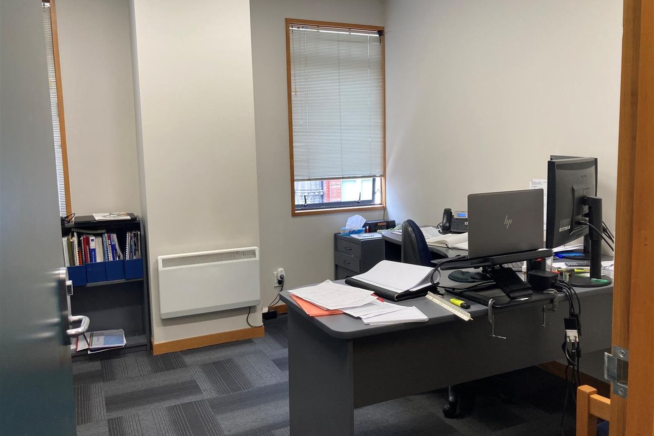 Modern First Floor Office with Good Outlook - Više