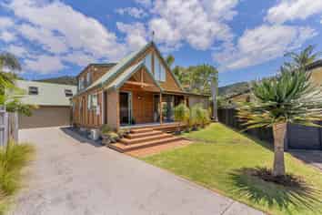 12 Cathedral Court, Hahei