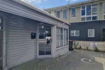City fringe office, Kaiwharawhara