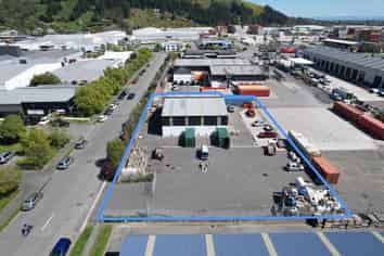 Secure Yard with Warehouse - Close to the Port