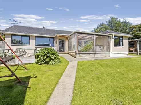 22 Delphic Street, Sawyers Bay