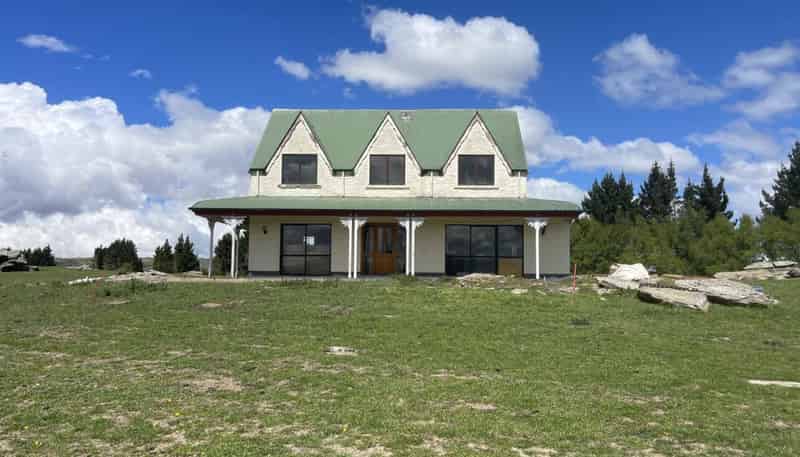 2805 Macraes Road, Moonlight
