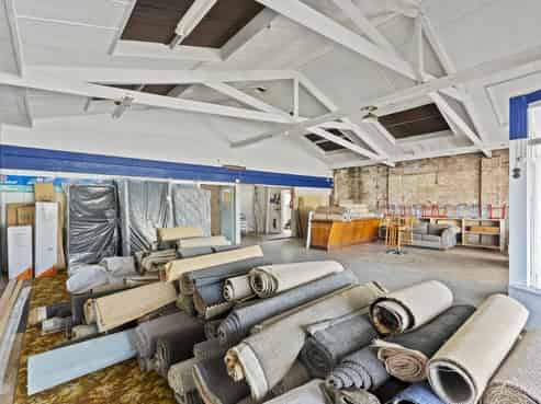 Expansive site - 2120 m2