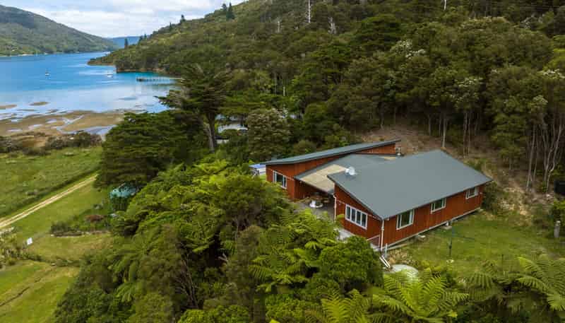  Endeavour Inlet, Admiralty Bay