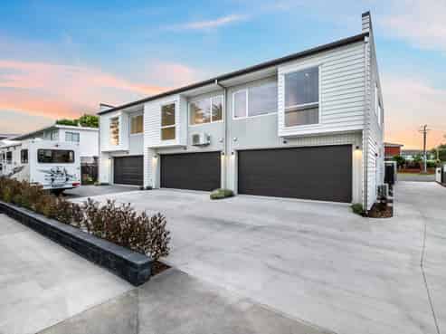 24 Riverview Road, Panmure