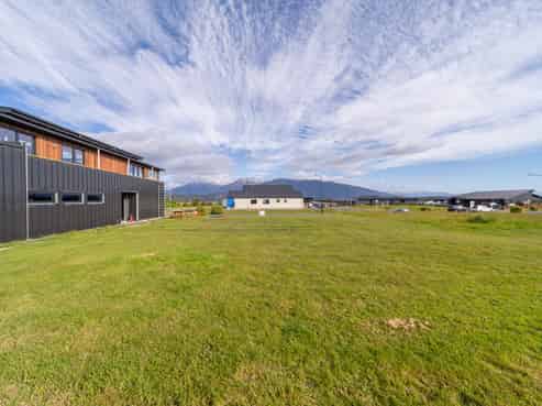 44 Pounamu Drive, Te Anau