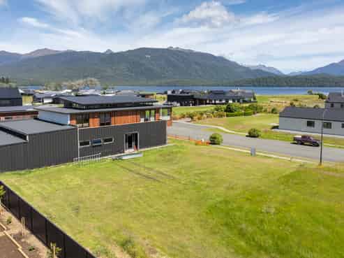 44 Pounamu Drive, Te Anau