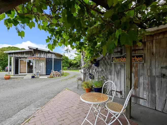  867 Kahikatea Flat Road, Waitoki
