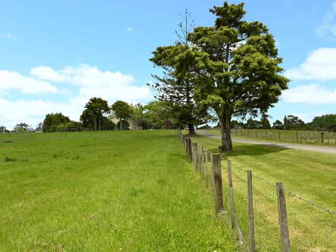  867 Kahikatea Flat Road, Waitoki