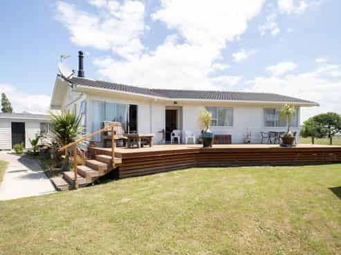 5 Thompson Road, Kerepehi